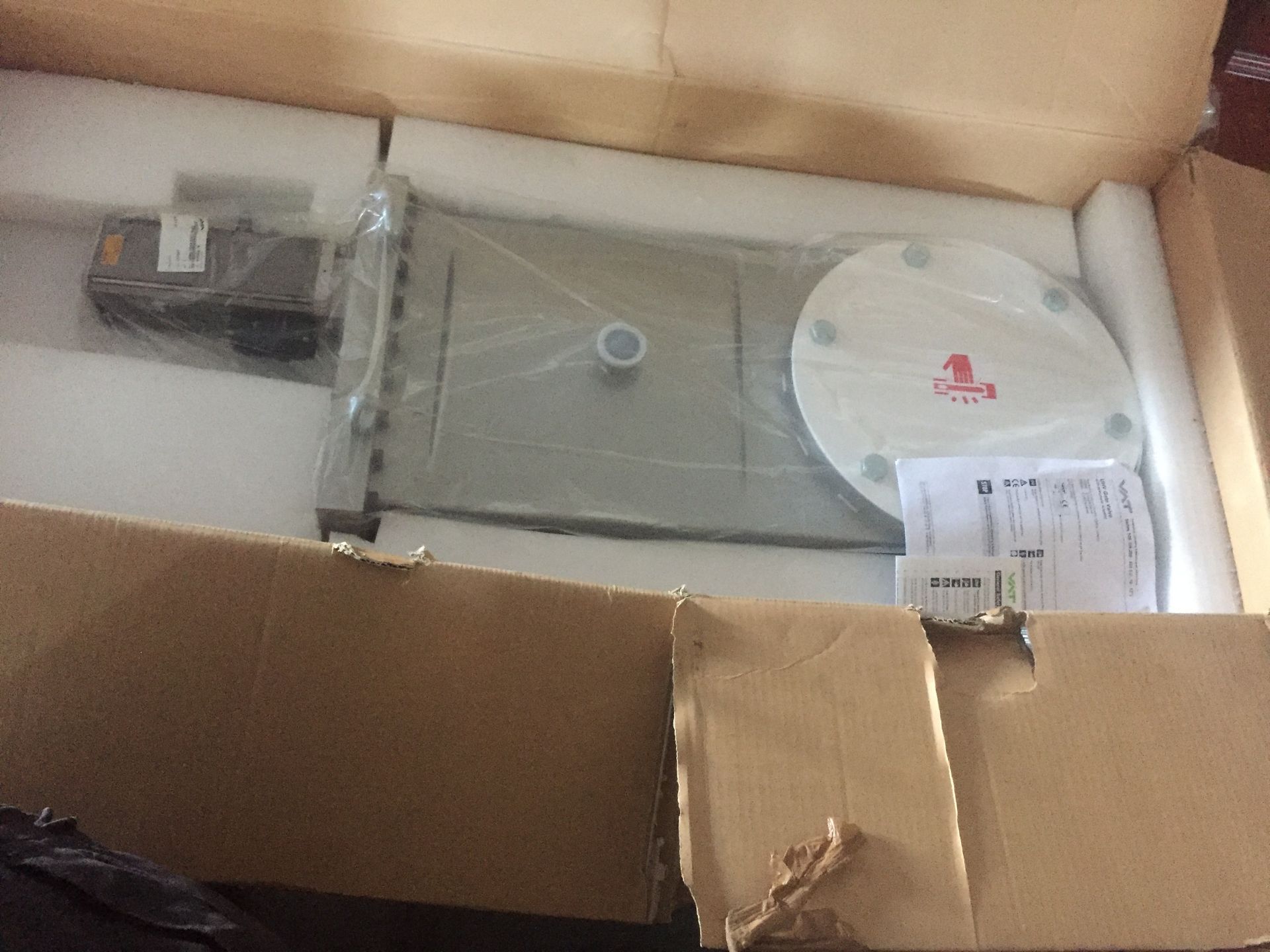 New Vat 12" UHV Gate Valve NW40