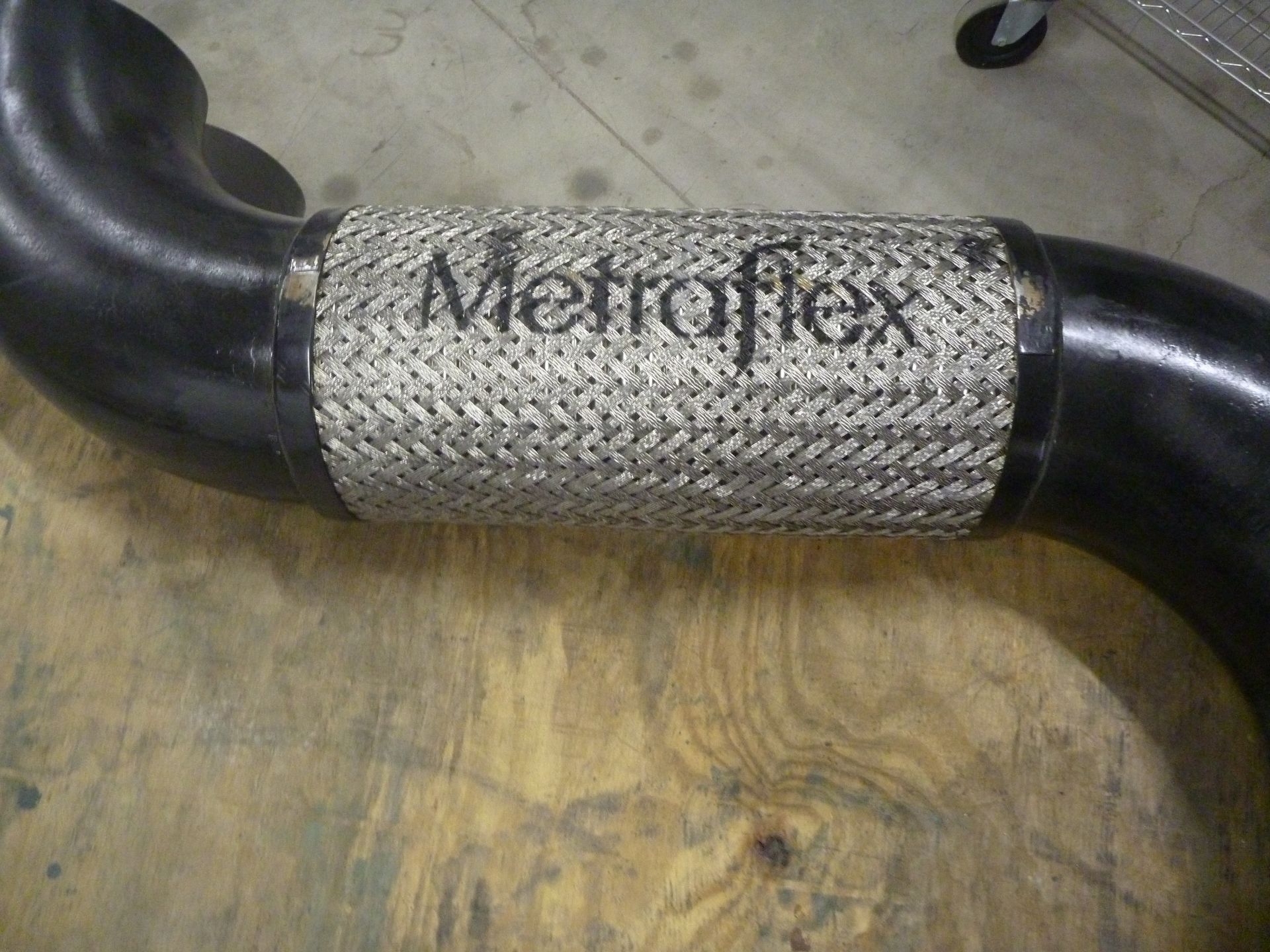 Lot of 2 Metraflex Metraloop expansion joints - Image 2 of 2