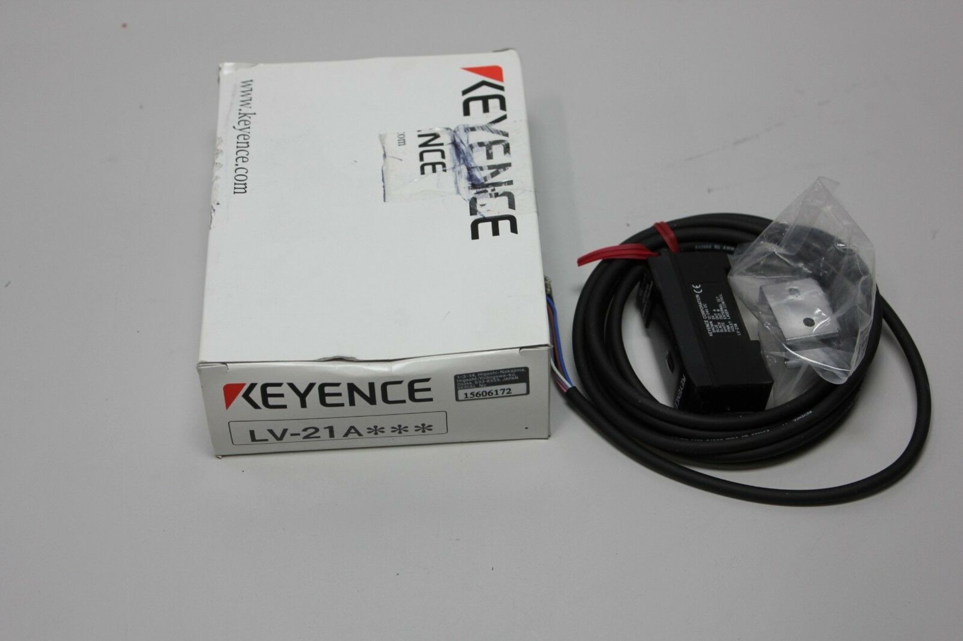 New Keyence Digital Laser Sensor, Amplifier & Reflector - Image 2 of 11