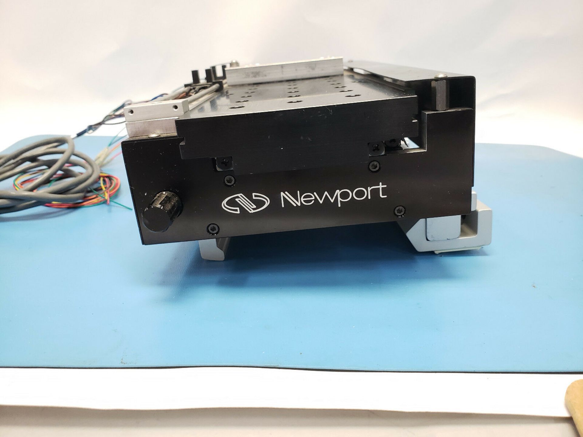 Newport Linear Stage With Motor - Image 2 of 6