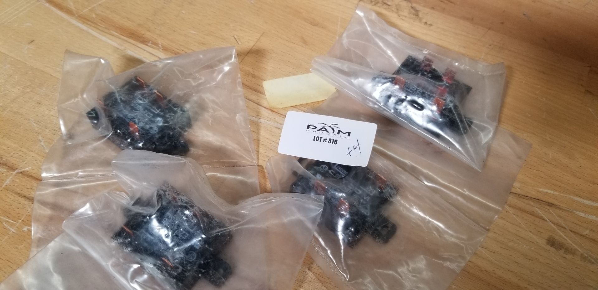 Lot of New Crydom Solid State Relays