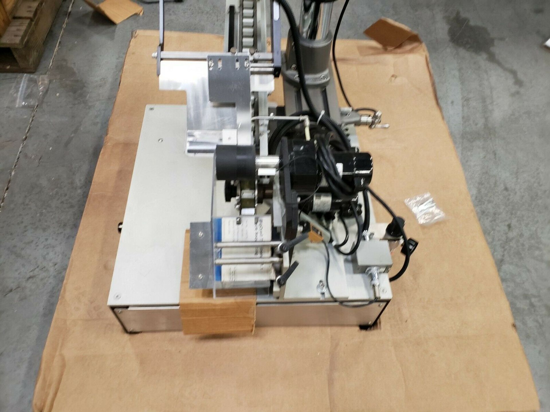 Barry Wehmiller Accraply 6101 Pressure Sensitive Benchtop Labeler - Image 5 of 9