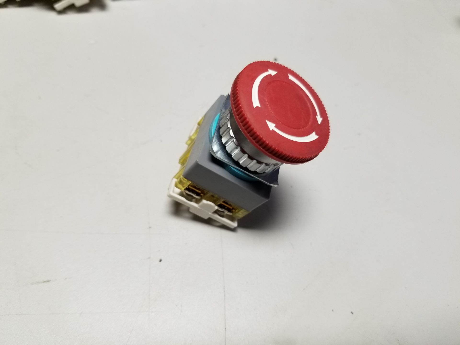 LOT OF KACON RED EMERGENCY STOP PUSHBUTTON - Image 2 of 5