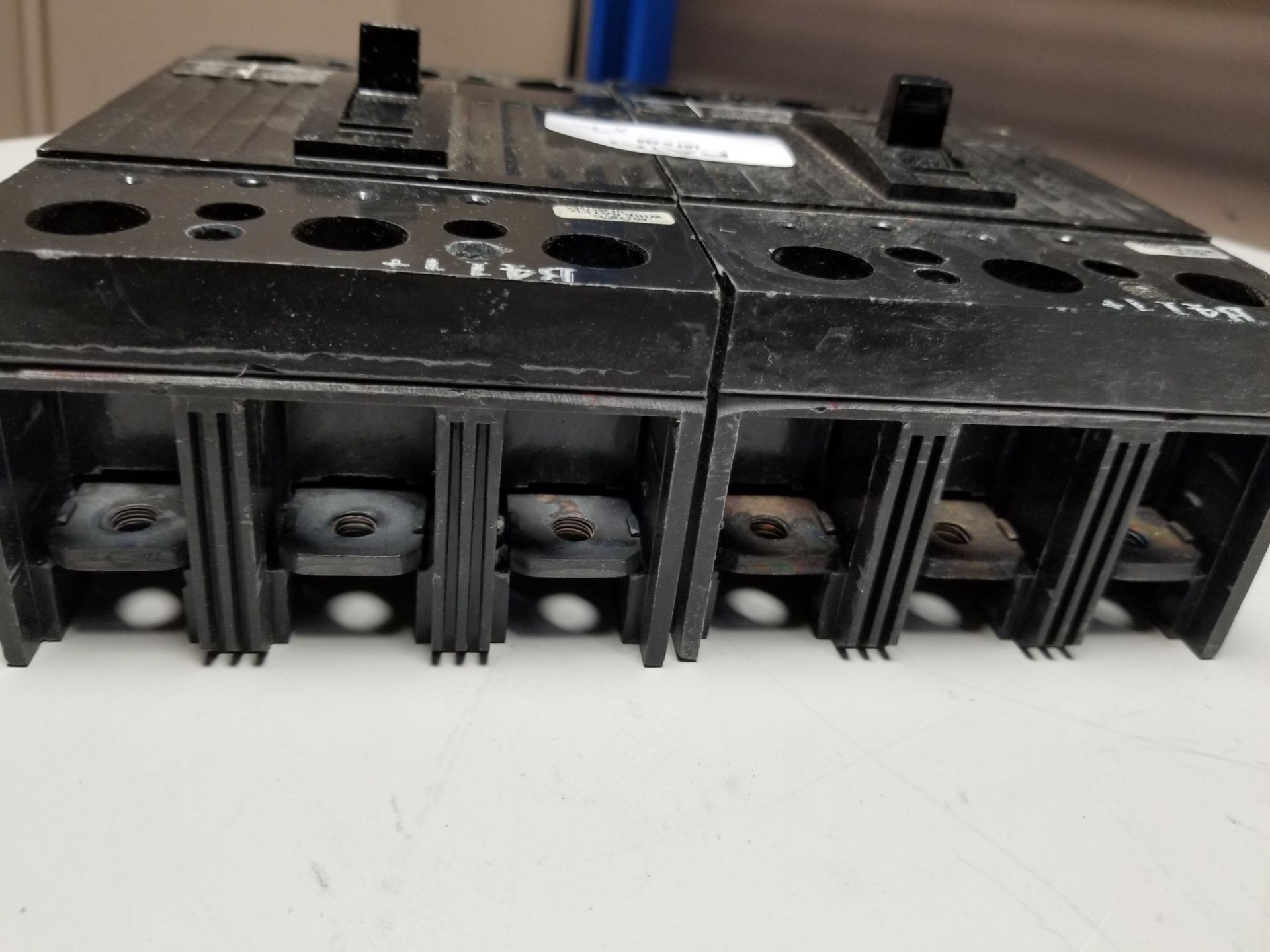 LOT OF GE 100A CIRCUIT BREAKERS - Image 5 of 5