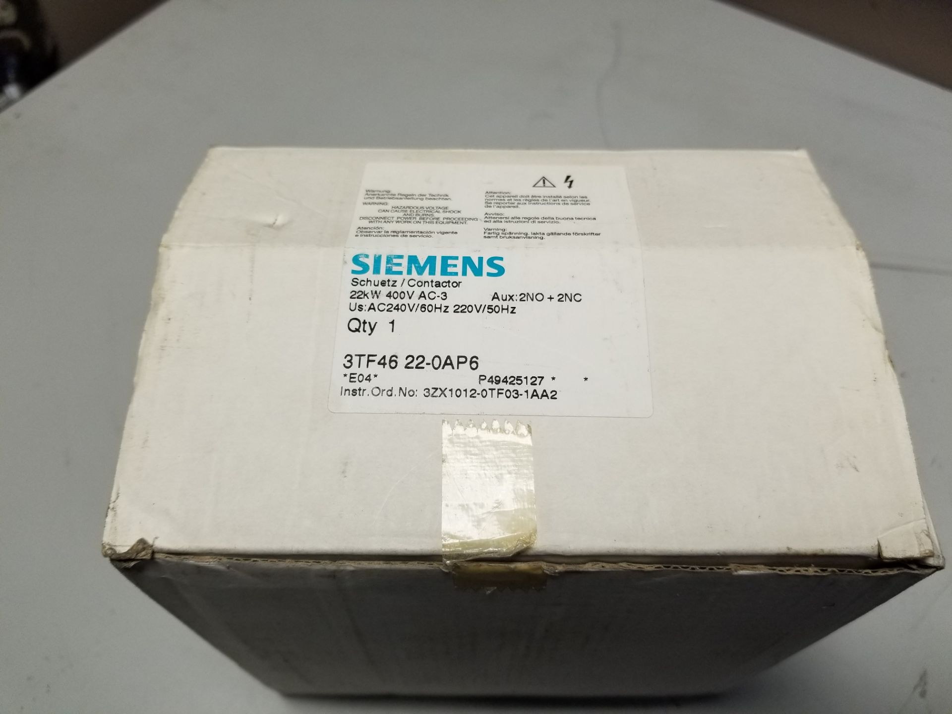 NEW SIEMENS CONTACTOR 3TF46 22-0AP6 - Image 2 of 4