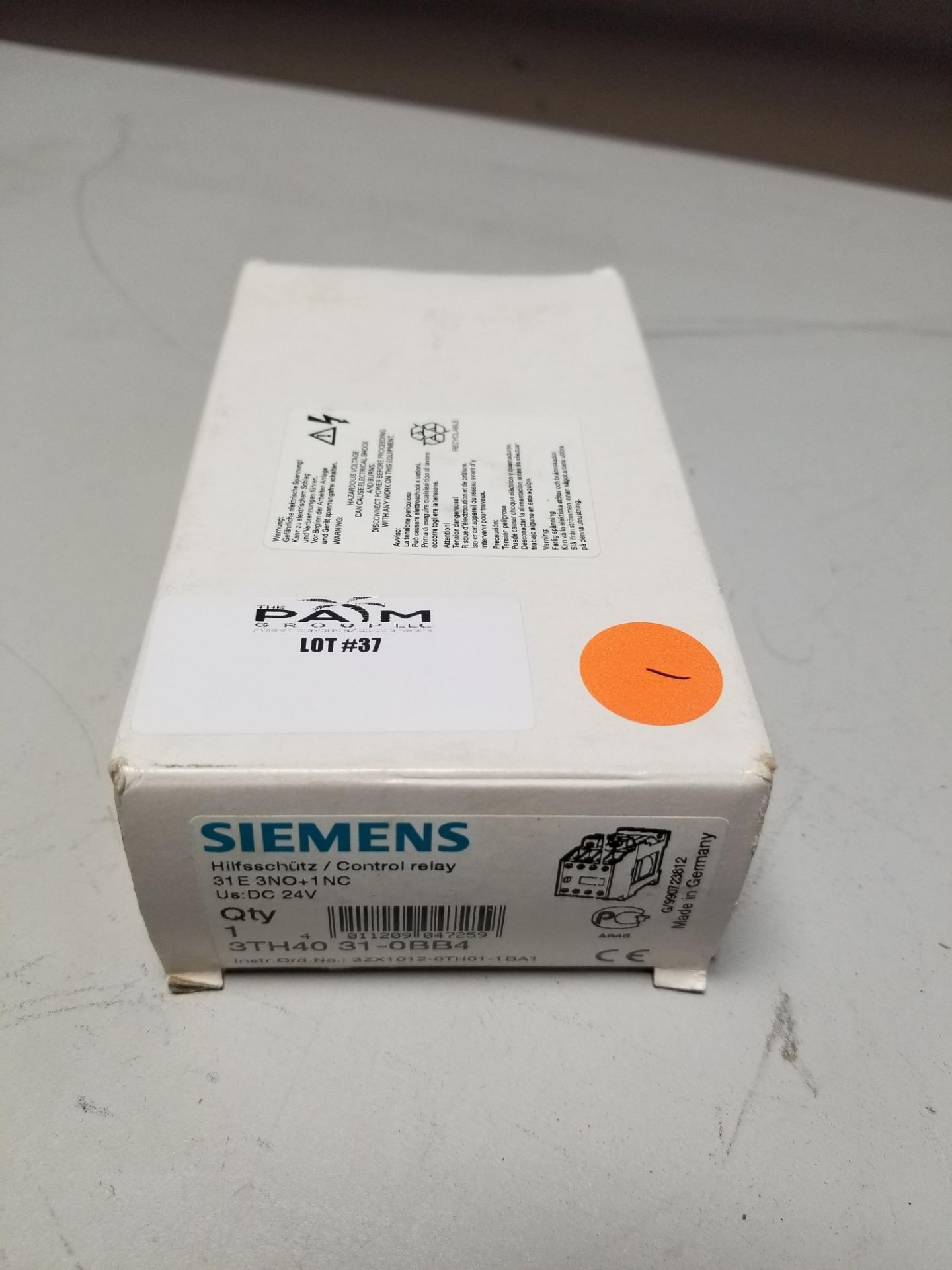 NEW SIEMENS CONTROL RELAY