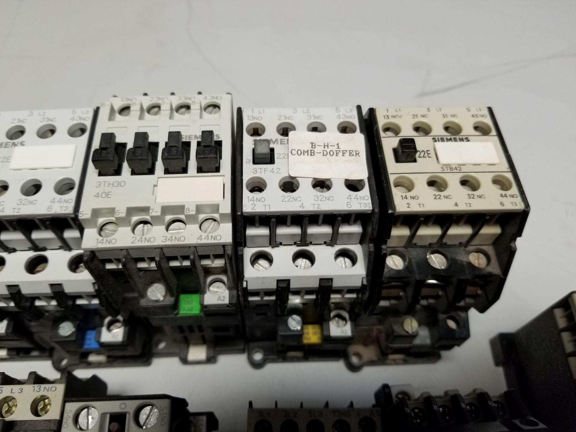 LOT OF MOTOR CONTACTOR - Image 3 of 14