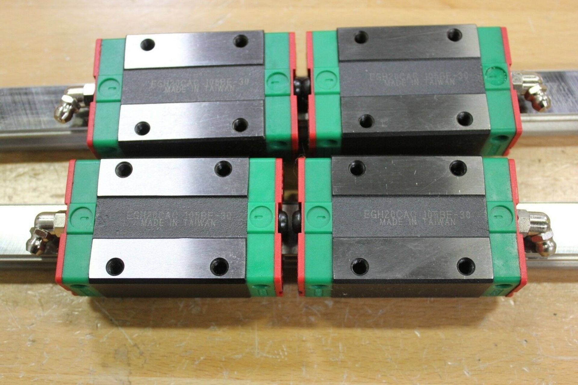 1 Pair of @965mm Hiwin Linear Rail Guides & 2 Bearing Blocks - Image 4 of 6