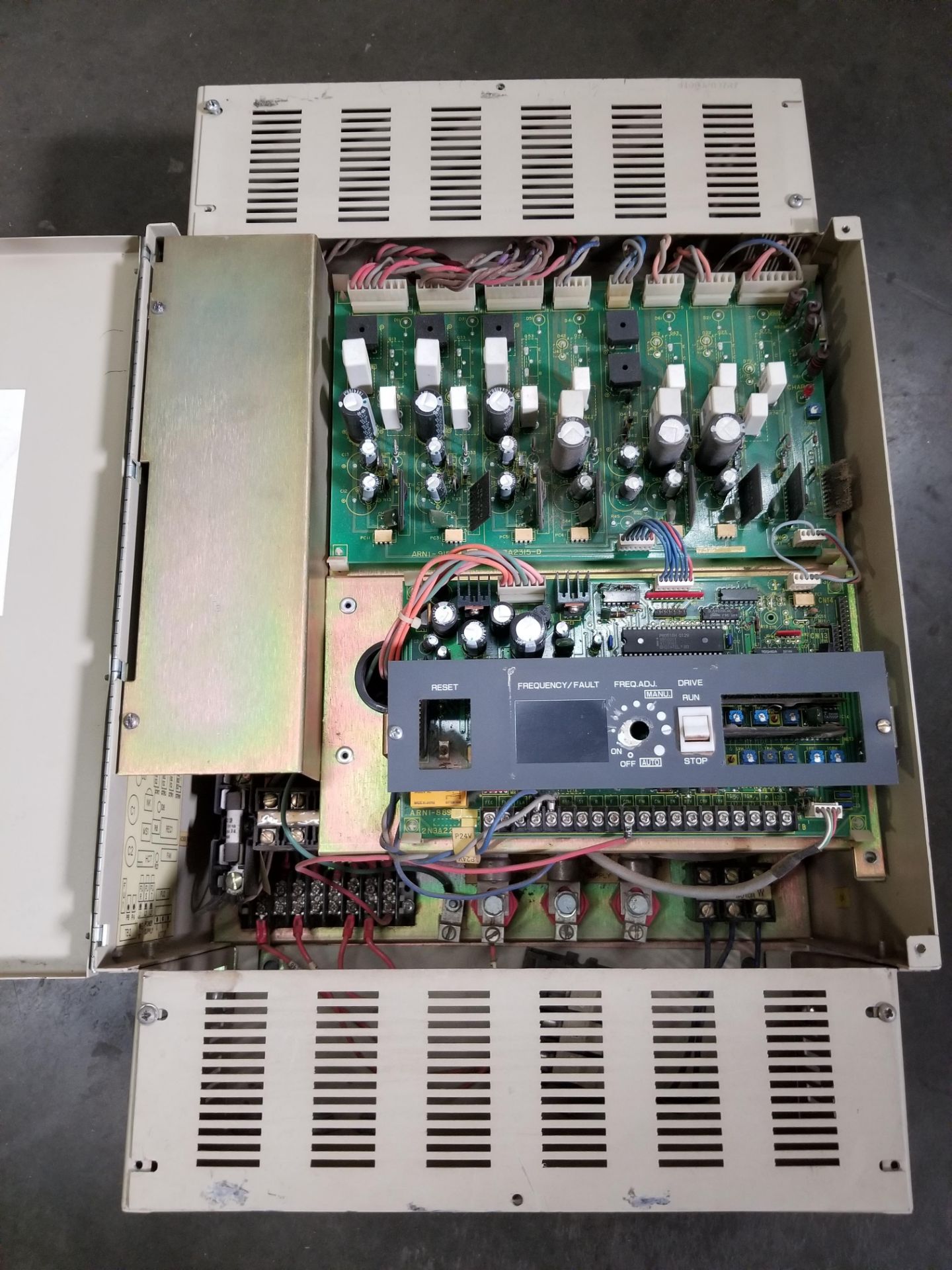 TOSHIBA TOSVERT TRANSISTOR INVERTER - Image 4 of 5