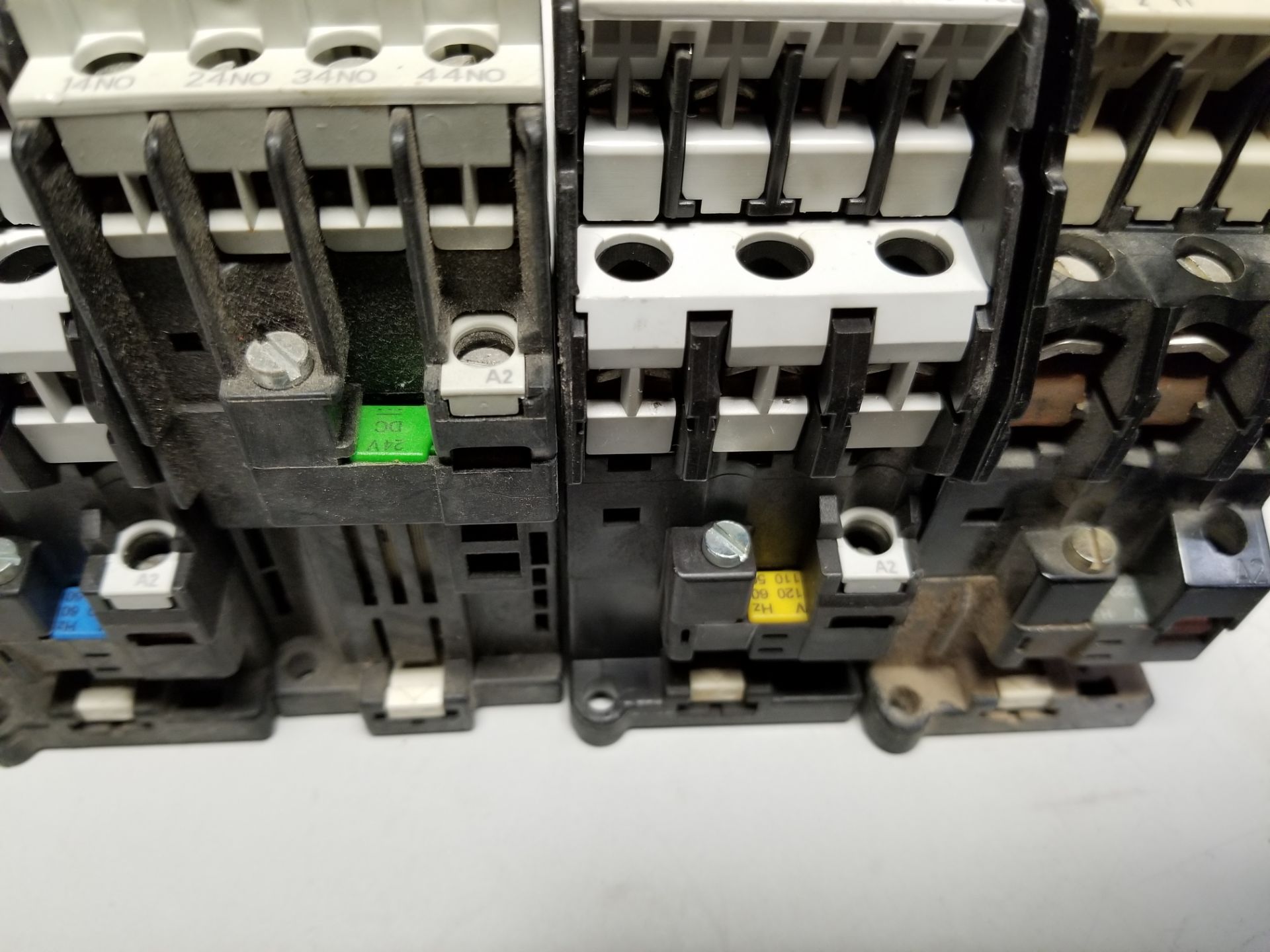 LOT OF MOTOR CONTACTOR - Image 8 of 14