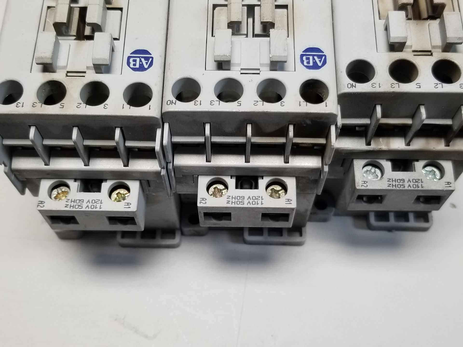 LOT OF ALLEN BRADLEY MOTOR CONTACTOR - Image 3 of 5