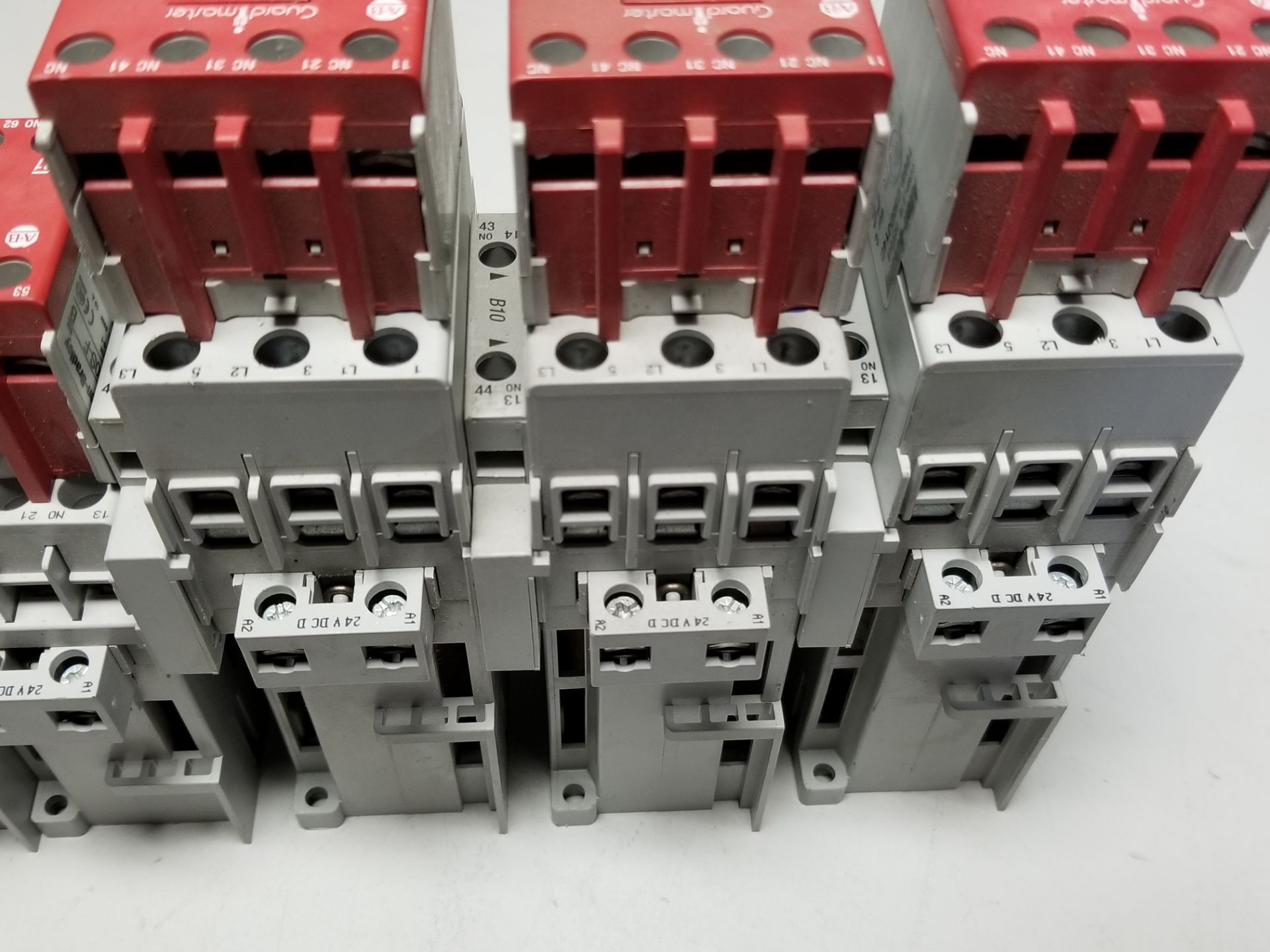LOT OF ALLEN BRADLEY SAFETY CONTROL RELAYS - Image 2 of 6