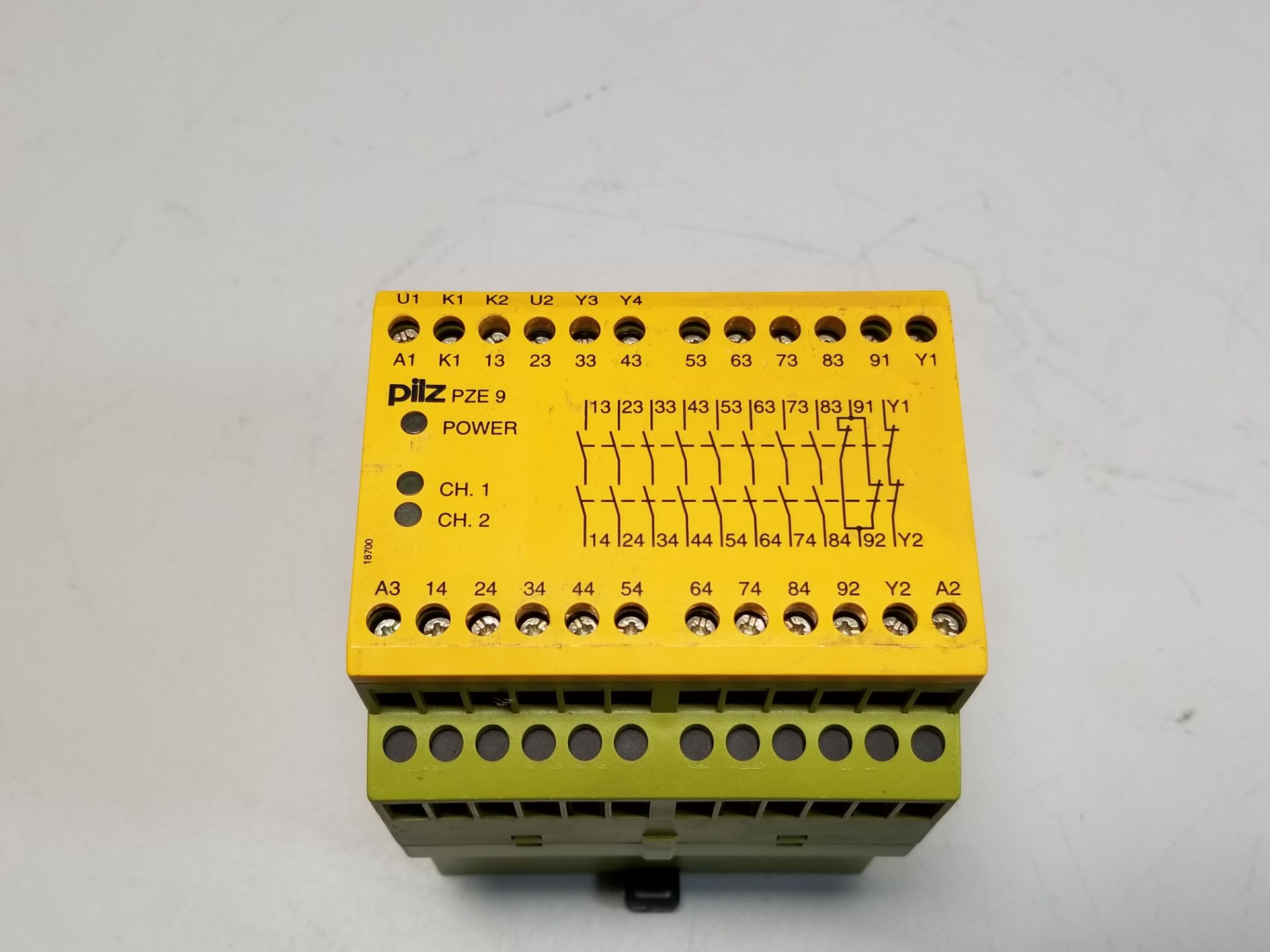 PILZ SAFETY RELAY