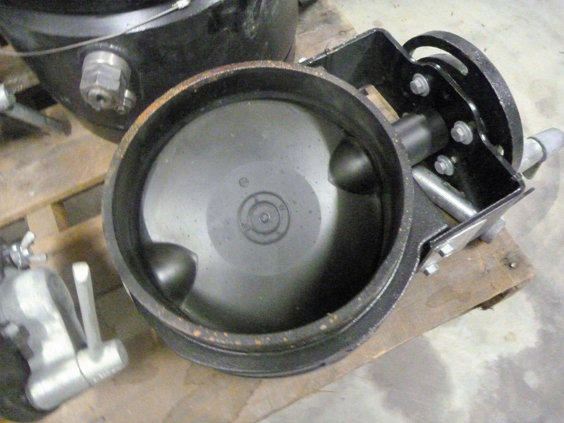 Unused Victaulic 10" Butterfly Valve - Image 2 of 3