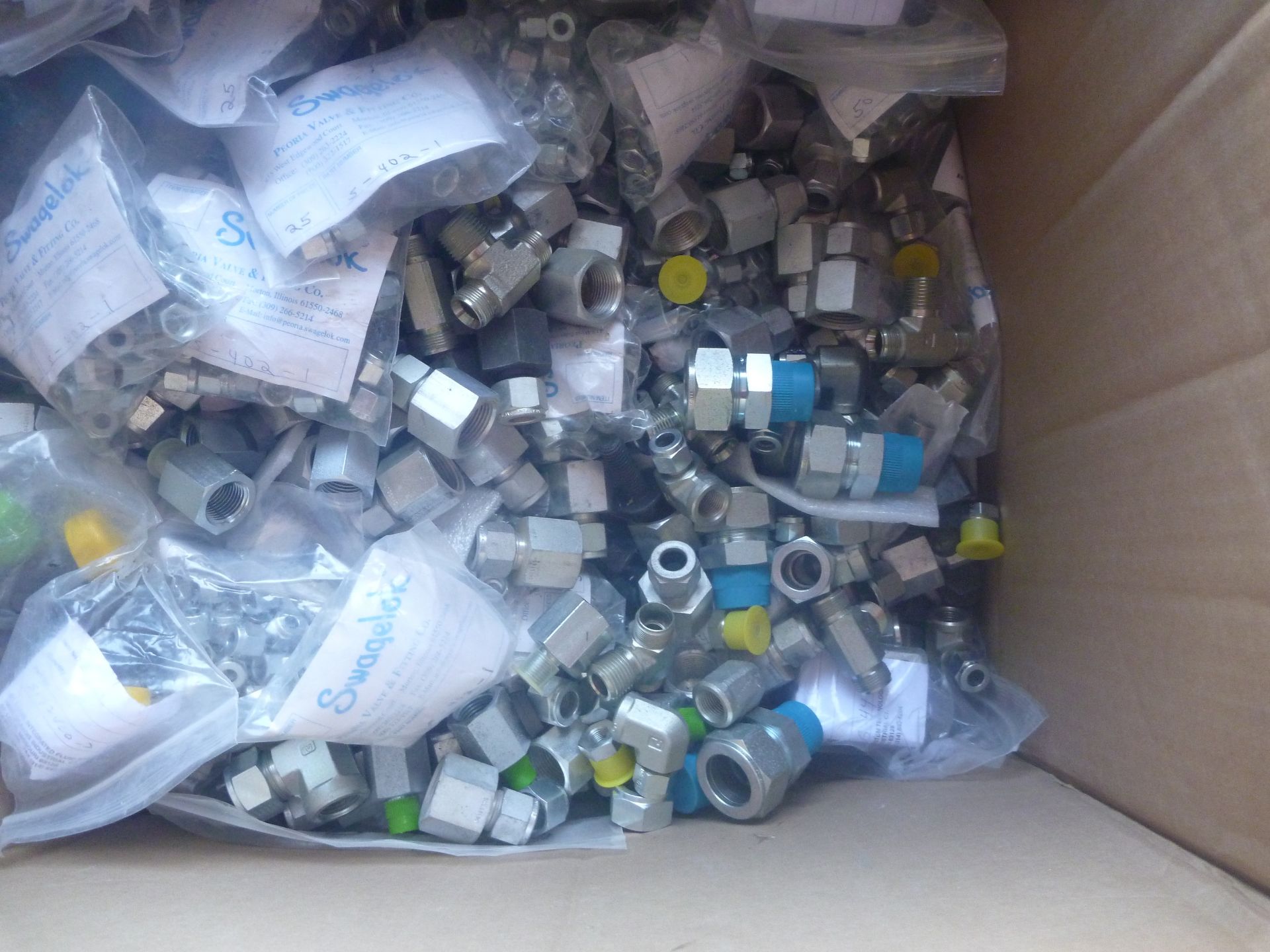 Large Lot of New Swagelok compression pipe fittings - Image 5 of 6
