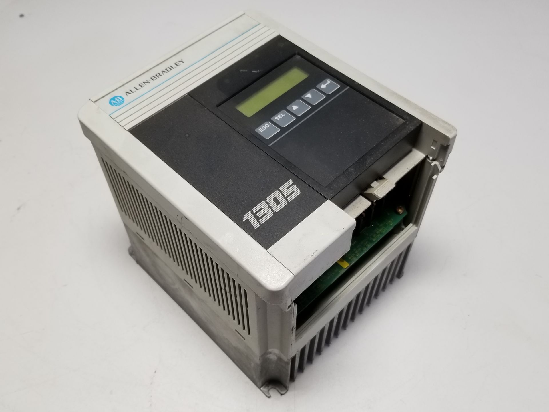 ALLEN BRADLEY AC DRIVE