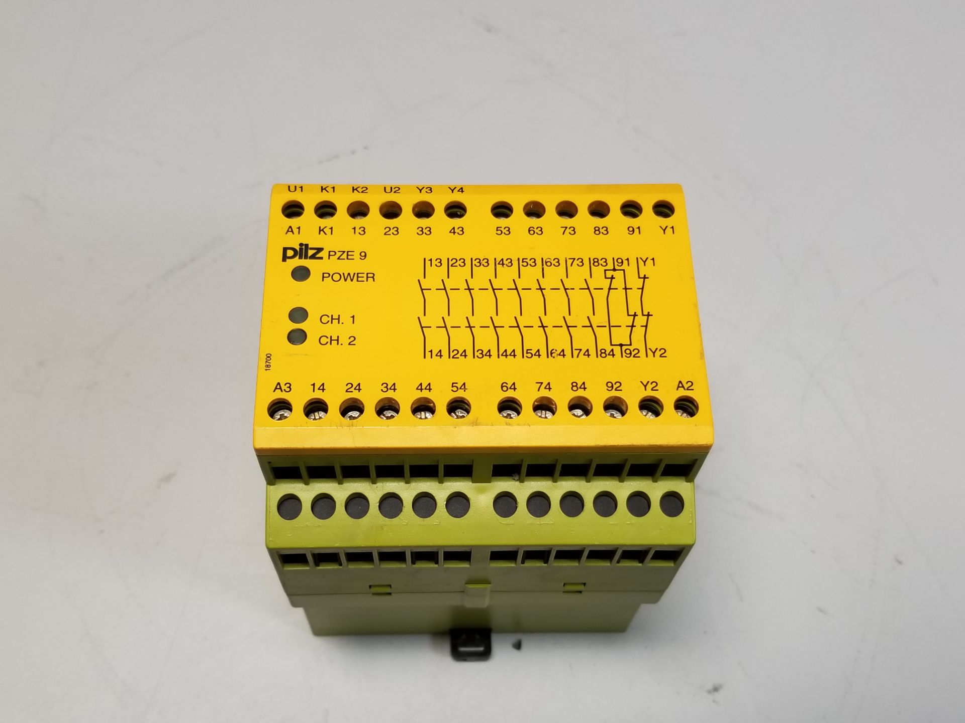 PILZ SAFETY RELAY