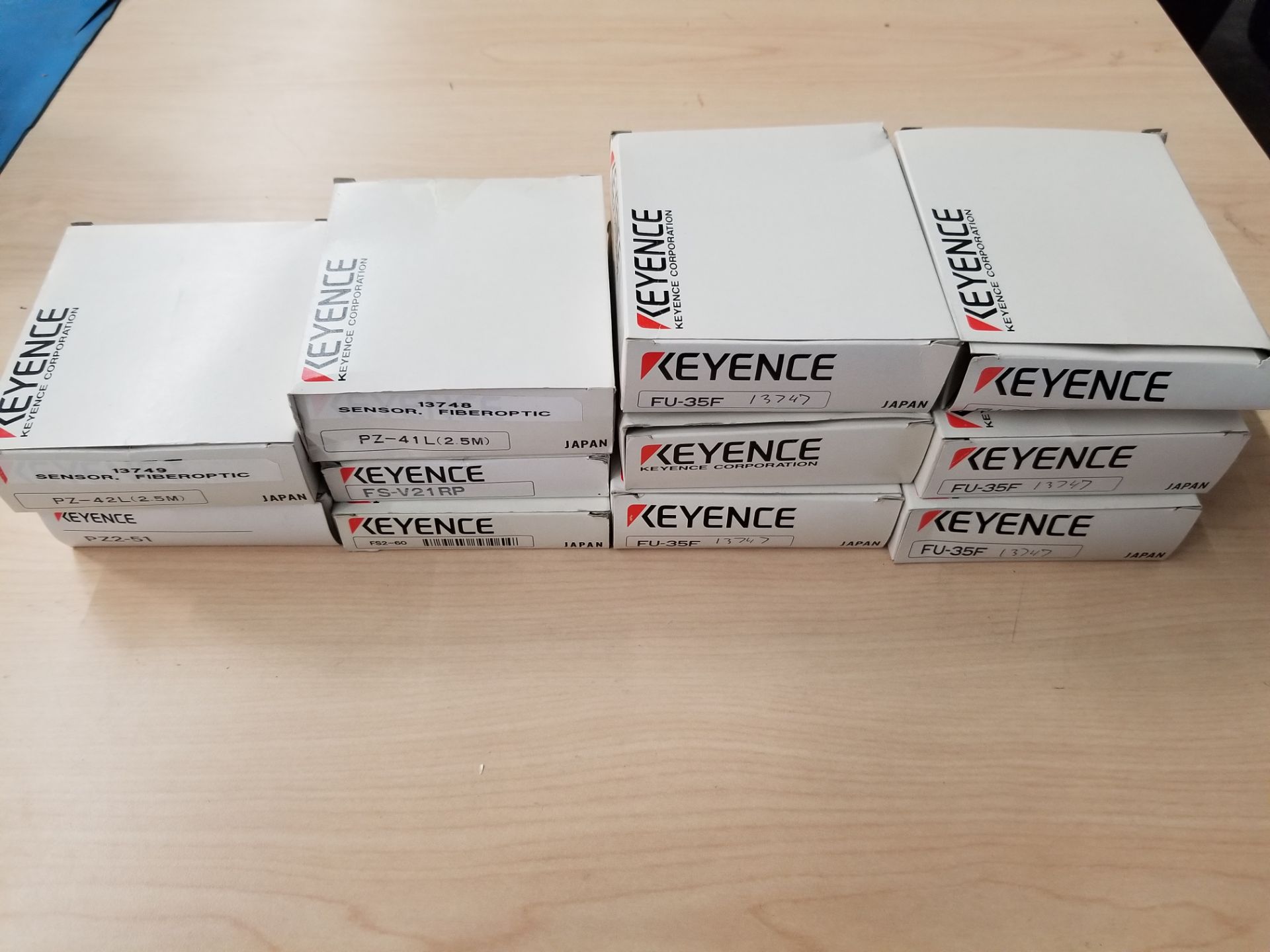 LARGE LOT OF NEW KEYENCE - SENSORS, AMPLIFIERS