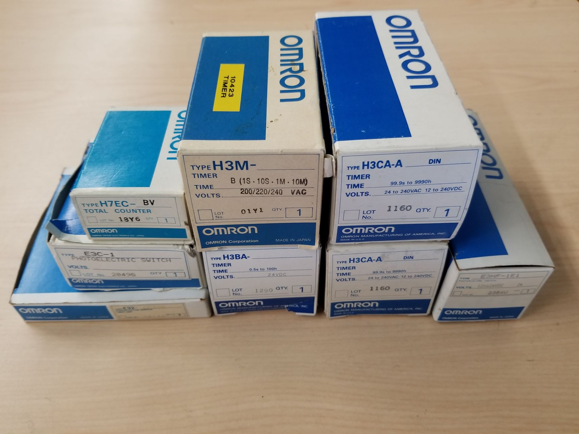 LOT OF NEW OMRON AUTOMATION PARTS