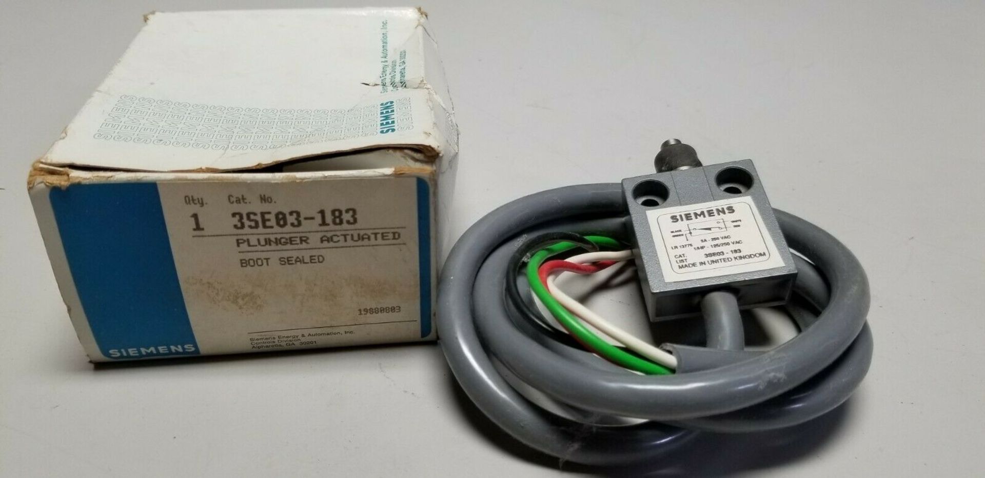 New Siemens Plunger Actuated Boot Sealed Limit Switch