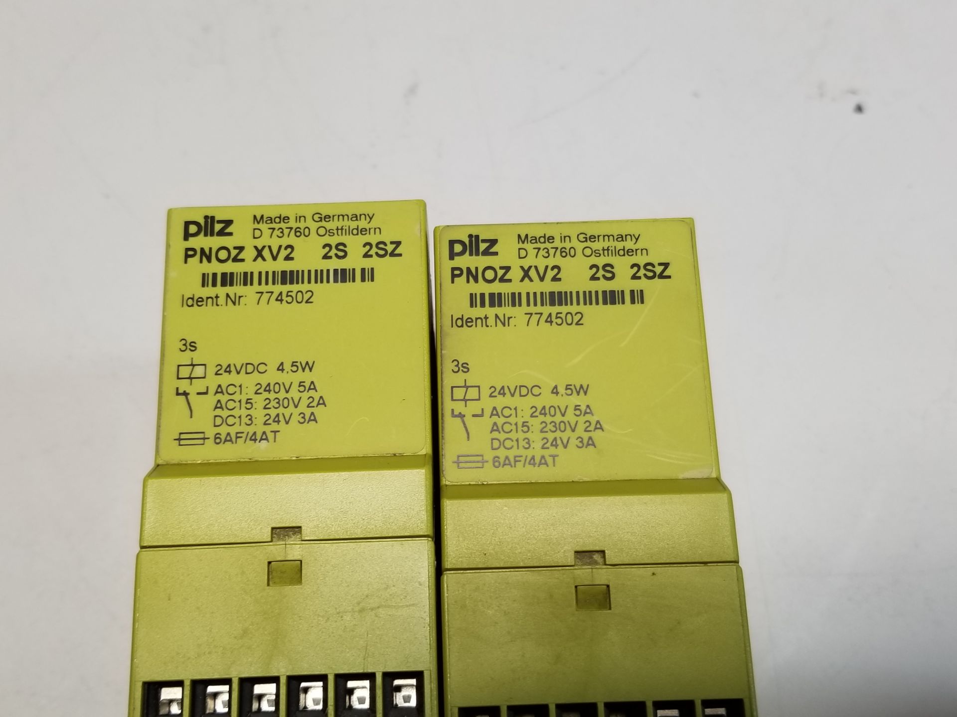 LOT OF PILZ SAFETY RELAY - Image 2 of 2