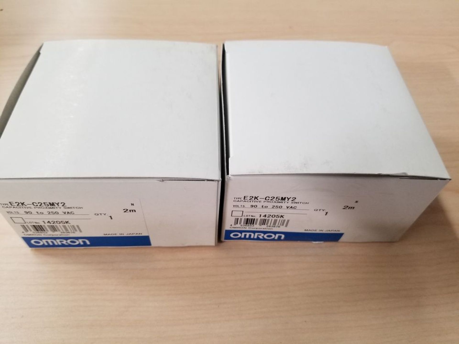LOT OF 2 NEW OMRON E2K-C25MY2 CAPACITIVE PROXIMITY SWITCHES/SENSORS