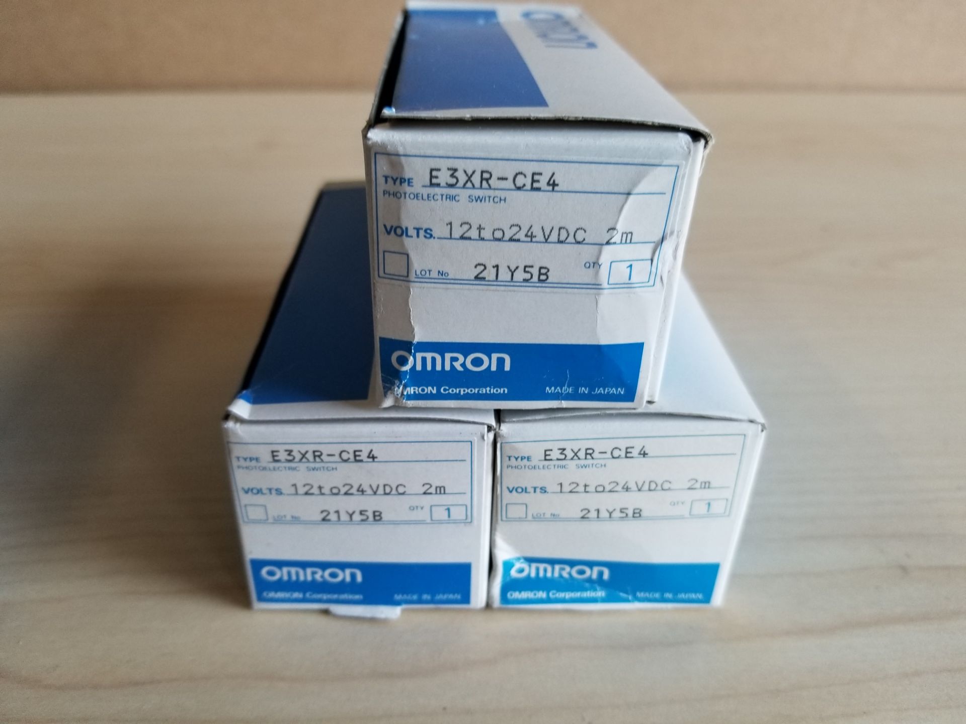 Lot of New Omron Fiber Optic Sensor Amplifier