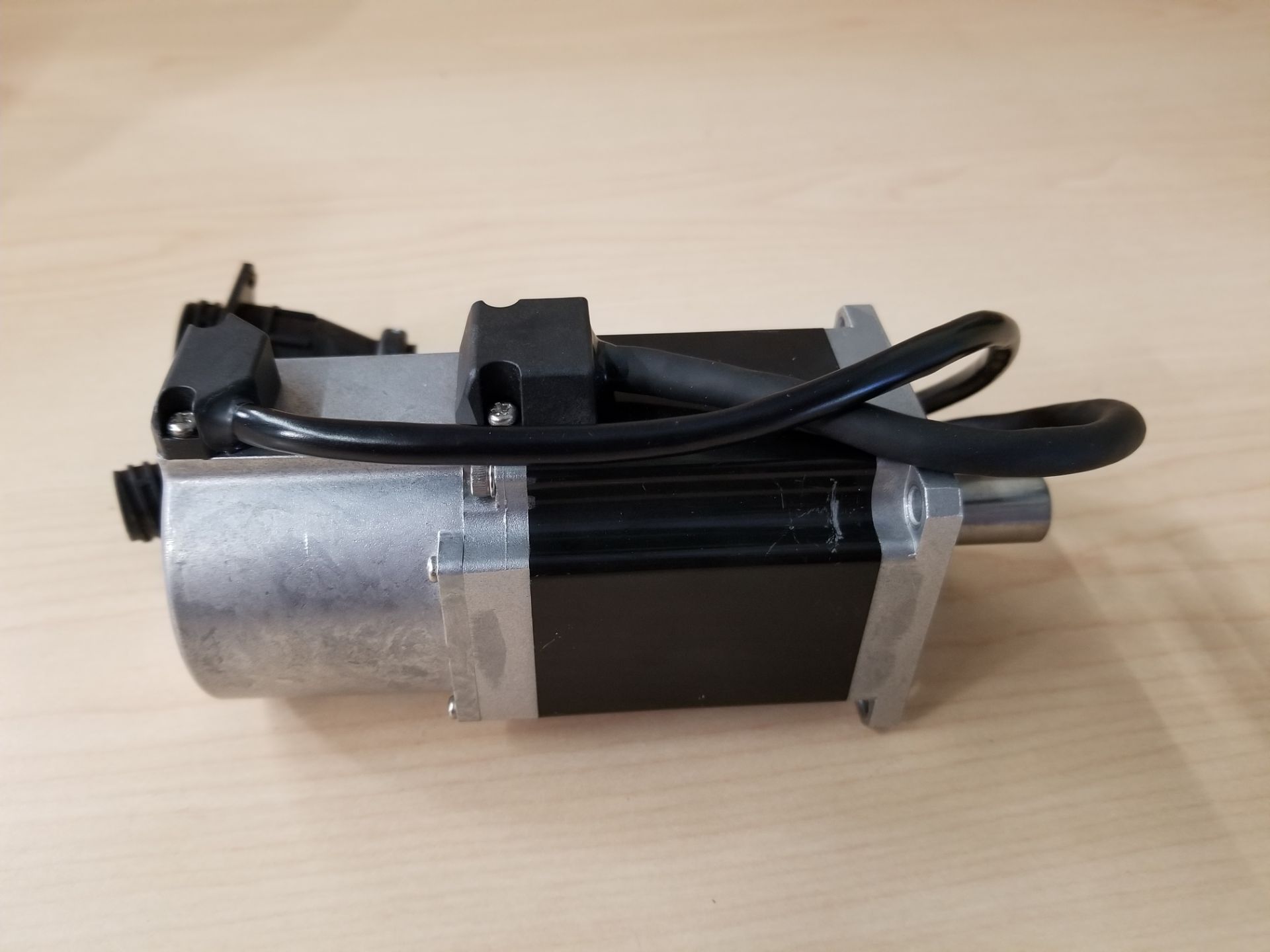 New Applied Motion Tamagawa AC Servo Motor - Image 2 of 6