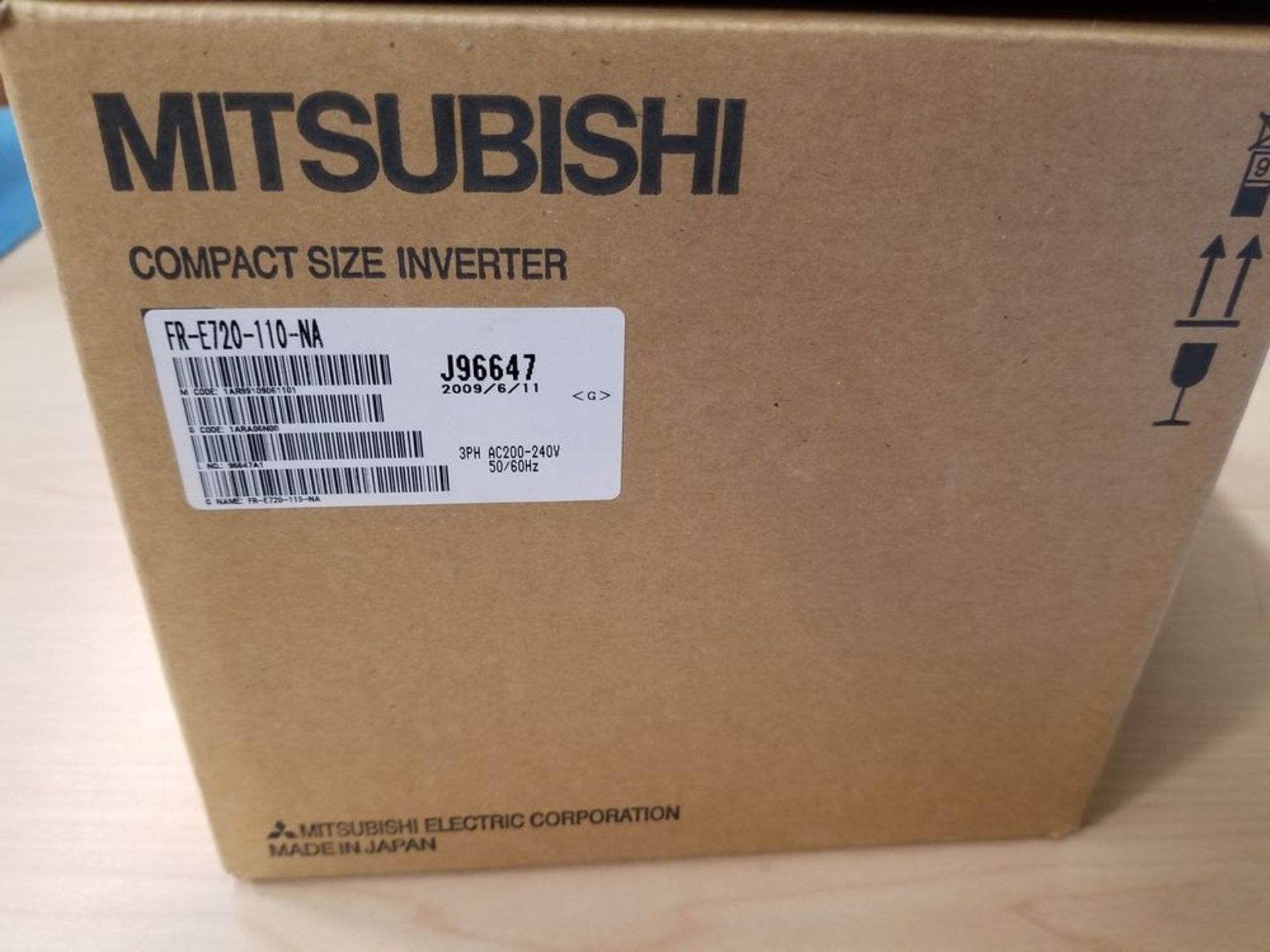 NEW MITSUBISHI FR-E720-110-NA COMPACT SIZE INVERTER DRIVE - Image 2 of 5