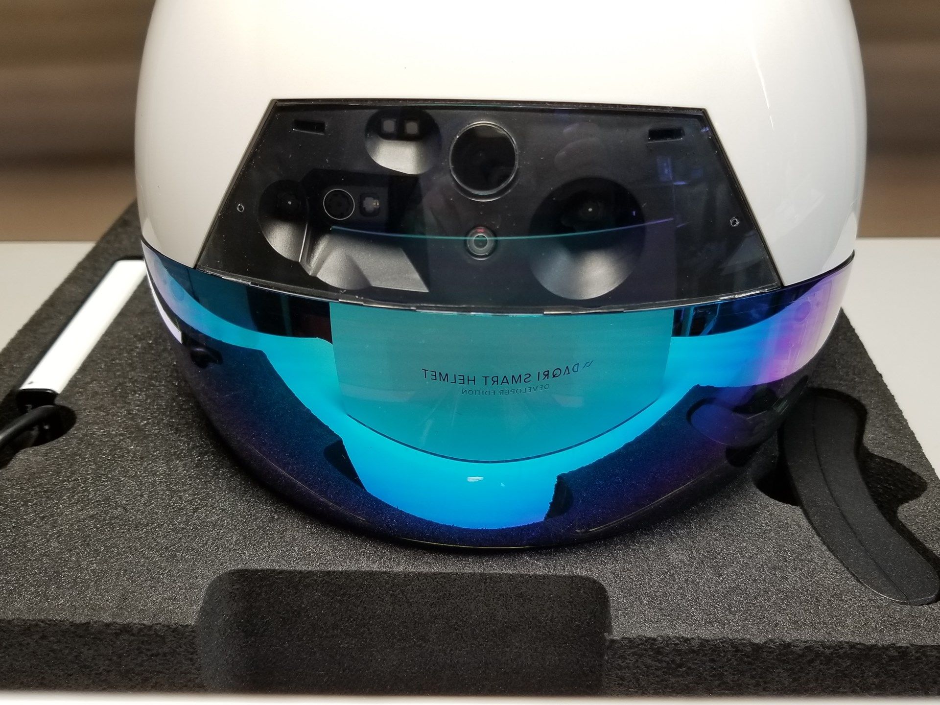 DAQRI DEVELOPER EDITION AUGMENTED REALITY SMART HELMET - Image 6 of 32