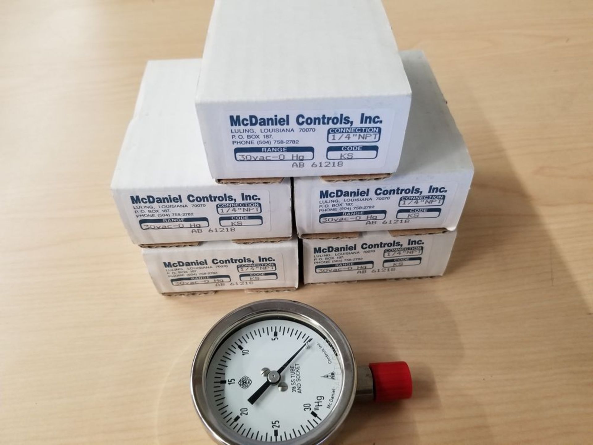 LOT OF 5 NEW McDANIEL 316 SS PRESSURE GAUGES