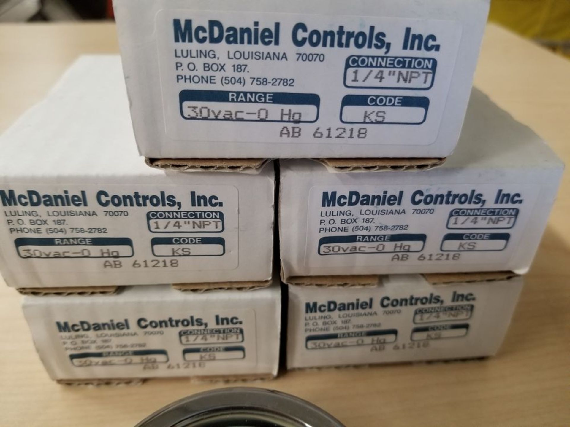 LOT OF 5 NEW McDANIEL 316 SS PRESSURE GAUGES - Image 2 of 3