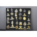 A quantity of military cap badges, British. (30)