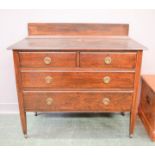An oak 1930s chest of drawers.
