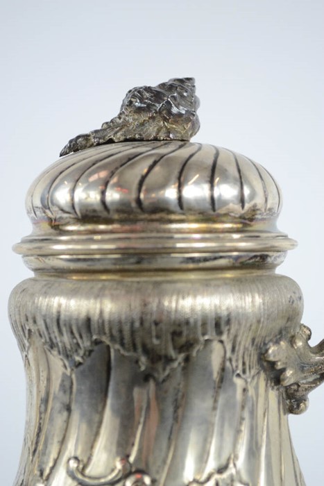 A Wilkens & Sohne silver coffee pot, circa 1890, 800 grade, Bremen-Hemelingen, 32toz. - Image 5 of 6