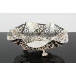 A silver bon bon dish, with pierced decoration, 4.14toz.