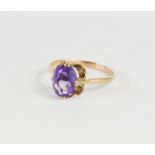 A 9ct gold and amethyst ring, size P/Q, 2.1g.
