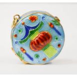 An enamel locket pendant, with Chinoiserie lantern enamelled in colour both sides, 3cm diameter.