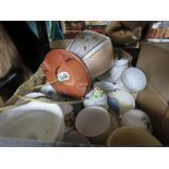 A quantity of ceramics to include Wedgwood Evesham Vale, Staffordshire, a ceramic table lamp base,