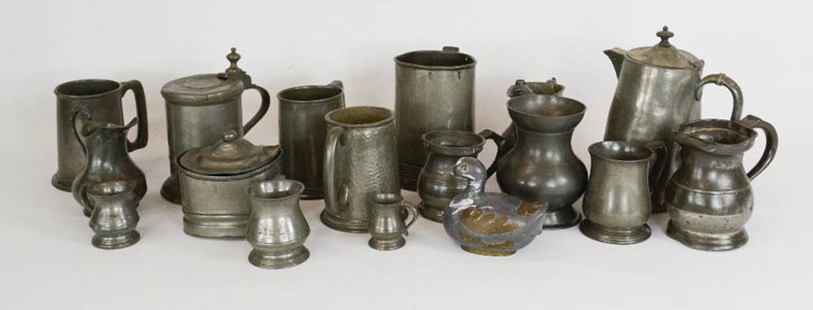 A quantity of pewter, to include tankards, jugs, duck and other items. (17)