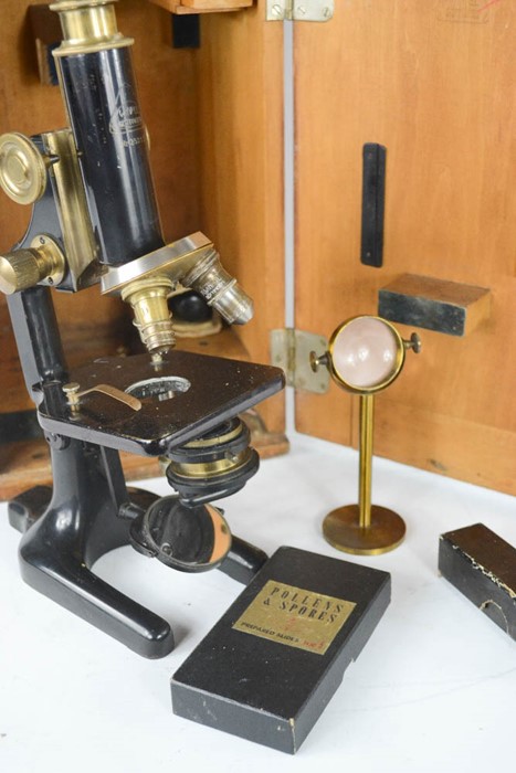 A Winkle of Gottingen microscope in a beech case, together with some slides of pollen and spores. - Image 2 of 2