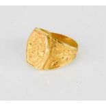 An Indian 22ct gold ring, 5g.