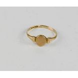 A 9ct gold signet ring, 1.1g.