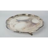 A silver salver, Sheffield, 15.6toz.