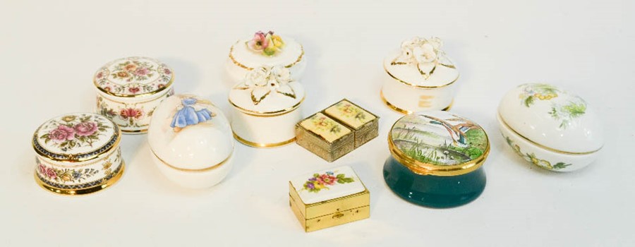 A quantity of trinket boxes, to include Royal Doulton examples. (10)