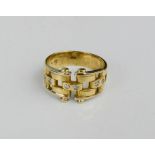 An 18ct gold and diamond ring, of modern design, 5g. Size I