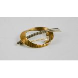 A 9ct gold and single pearl brooch, 4.3g.