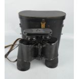 A pair of WWII binoculars 7 x 50 33385 blc.