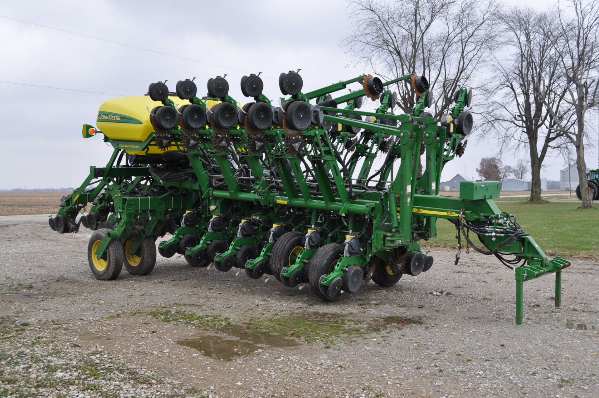 John Deere 1790 16/32 planter, CCS seed delivery, row cleaners, markers, seed firmers, SN 750247 - Image 14 of 14