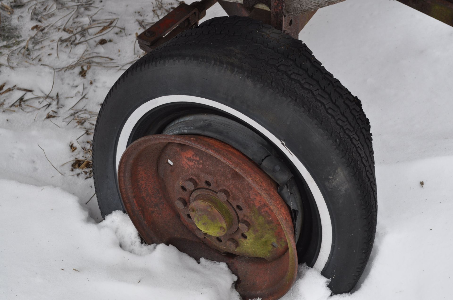 McCurdy 100 bu gravity bed wagon, needs tires - Image 6 of 9